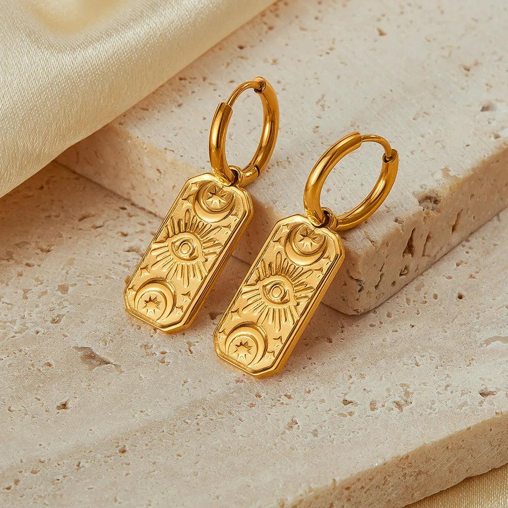 Pendientes Huggie Hoop – Minimalismo con Estilo
