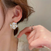 Pendientes Elegantes de Flor y Perla – Regalo Delicado