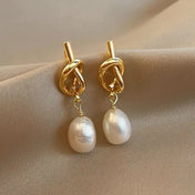 Pendientes Nudo de Perla – Elegancia Francesa