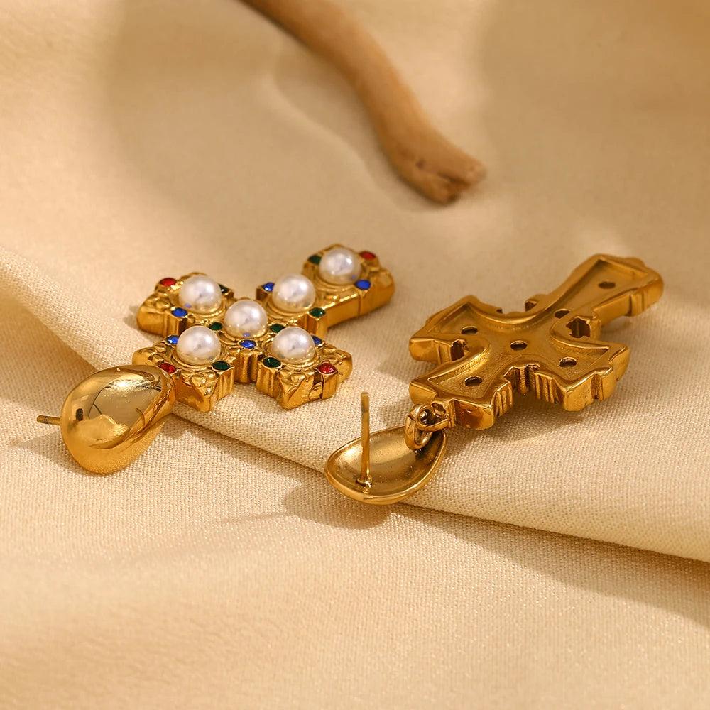 Pendientes de Cruz con Perlas – Elegancia con un Toque Espiritual