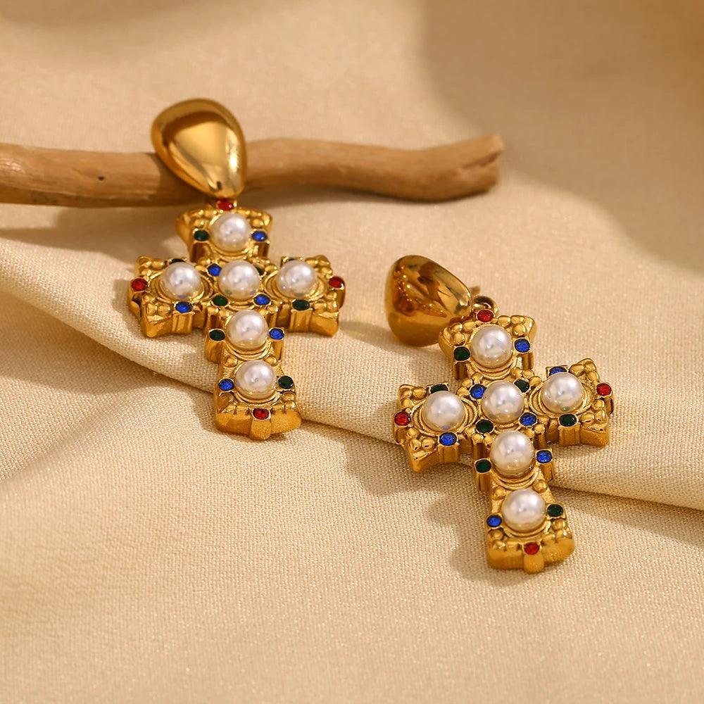 Pendientes de Cruz con Perlas – Elegancia con un Toque Espiritual