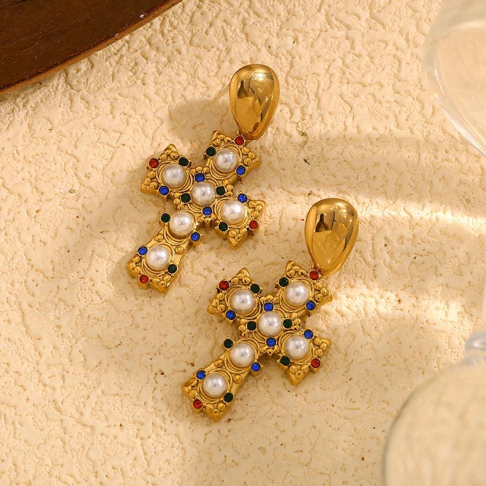 Pendientes de Cruz con Perlas – Elegancia con un Toque Espiritual