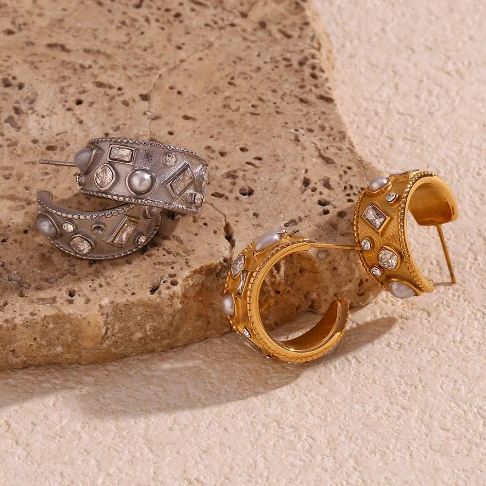 Pendientes de Aro con Perlas – Elegancia en Cada Detalle