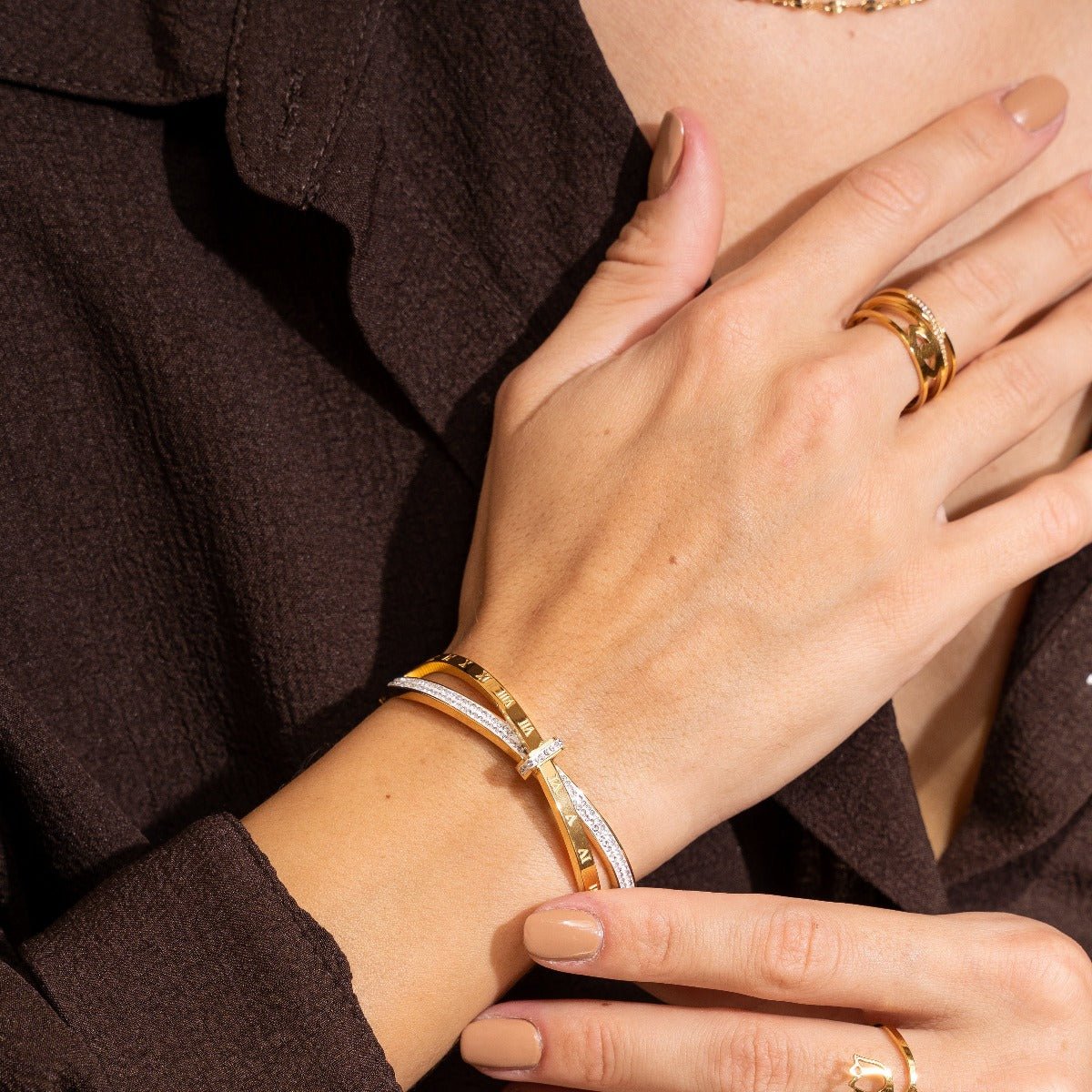 bracelete-romano-zirconia-banhado-em-ouro-18k-112998_1200x_6d4b15c8-7cbb-45eb-bc0b-24b7de4b7b94.jpg
