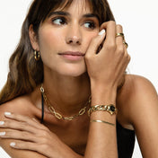 Lele M earrings – tube style, elegance in 18K gold