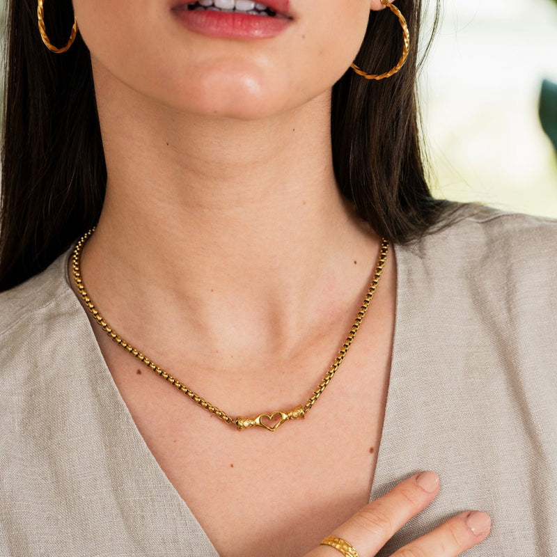 colar-amavi-banhado-em-ouro-18k-917851_800x_a10866a4-d022-446e-b4a2-864c88162e07.jpg